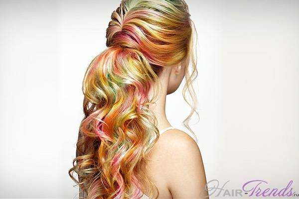 Разноцветные пряди волос - модное окрашивание калейдоскоп