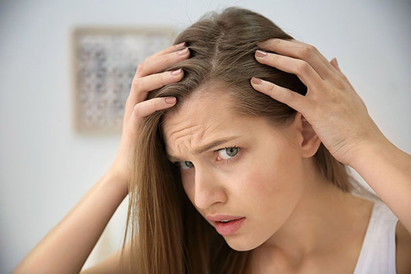 Патологическое выпадение волос – признаки и симптомы