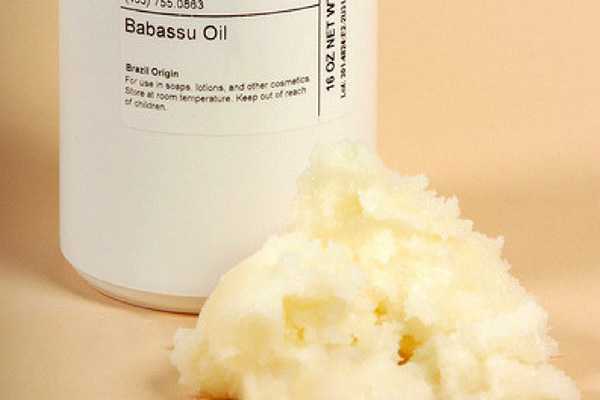 Масло бабассу для волос: преимущества и способы применения