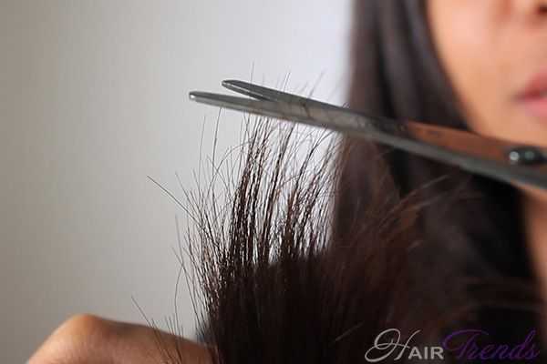 Удаление секущихся кончиков волос