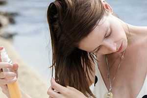 Как защитить волосы в бассейне от хлорки
